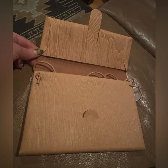 iRose Japan Woodgrain leather look tan Clutch Bag - Picture 2 of 6